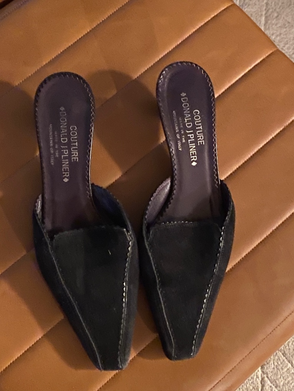 Stuart Weitzman $425 Black Suede Mules Size 9